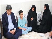 ديدار صميمي استانداريزد با خانواده شهيد والامقام مدافع امنيت محمدرضا فلاحتي