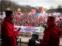 Thousands demonstrate for more investment in German industry