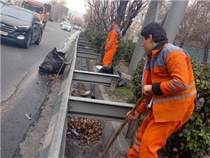 طرح گسترده جهادي نگهداشت در معابر بزرگراهي و اصلي منطقه يک اجرا شد