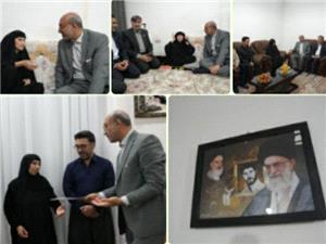 ادا احترام استاندار کرمانشاه به مقام شهيد معلم و شهداي بسيجي سرپل ذهاب