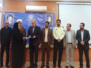 معرفي اولين بانوي بخشدار در شرق استان کرمان