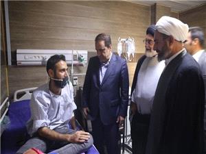 عيادت نماينده ولي‌فقيه و استاندار ايلام از مجروحان حادثه اسکله شهيد رجايي