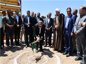 آيين کلنگ‌زني نخستين نيروگاه خورشيدي 10 مگاواتي زيرکوه برگزار شد