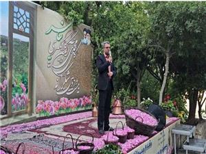 جشنواره‌هاي محلي به جذب گردشگر و رونق شهرها کمک مي‌کند