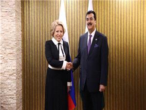 پاکستان و روسيه بر مدار تحکيم روابط؛ گيلاني به مسکو رفت