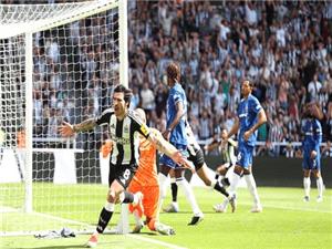 نيوکاسل يصعق تشيلسي ويقترب من دوري الأبطال