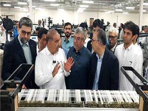 اعضاي کميسيون کشاورزي از کارخانه بافت بلوچ بازديد کردند/ بخش بافندگي کارخانه تا پايان خردادماه به بهره‌برداري کامل مي‌رسد