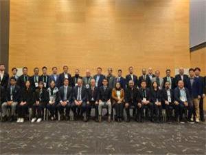 طرح توسعه انجمن هاکي روي يخ ايران مورد توجه قرار گرفت