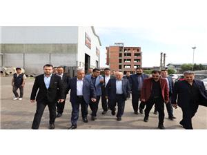 استاندار مازندران پيگير مشکلات و کمبودهاي واحد توليدي دابو صنعت