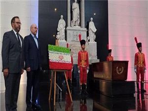 اداي احترام رئيس مجلس و هيأت پارلماني ايران به مقام سيمون بوليوار