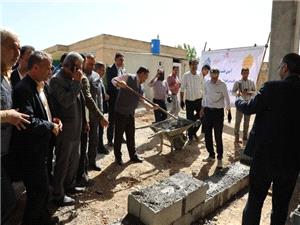 مشق الفباي دانش آموزان با بنانهادن خشت‌هاي اميد در شهرستان لردگان