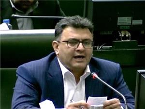 باشگاه فوتبال آلومینیوم، حداقل مسئولیت اجتماعی این صنعت بزرگ است/ واگذاری آن به هیچ عنوان قابل پذیرش نیست