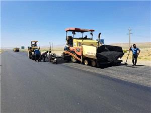 آغاز عمليات آسفالت ريزي محور ترانزيتي پلدشت به مرگنلر