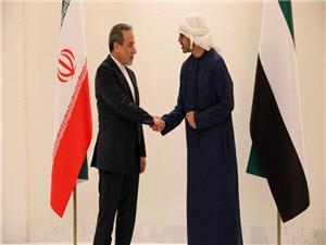 عراقجي يصل الى أبوظبي للقاء کبار المسؤولين الإماراتيين