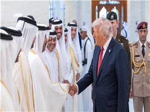 إعلام عبري: مواقف ترامب الدراماتيکيه في الخليج ترعب إسرائيل