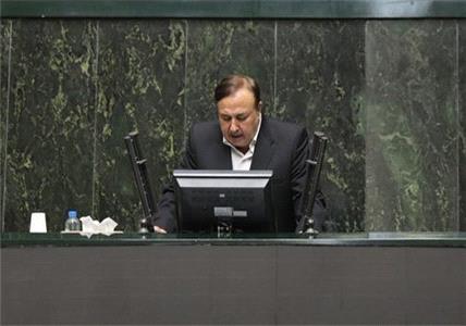نحوه نمایش مراسم جشن قهرمانی باشگاه تراکتور از رسانه ملی جلوه‌ای از بدسلیقگی بود