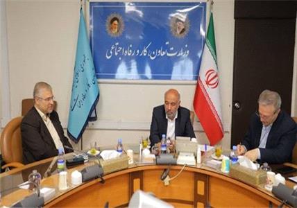 بیمه روستاییان و عشایر، اشتغال زنان سرپرست خانوار و مطالبات تنباکوکاران پیگیری می‌شود