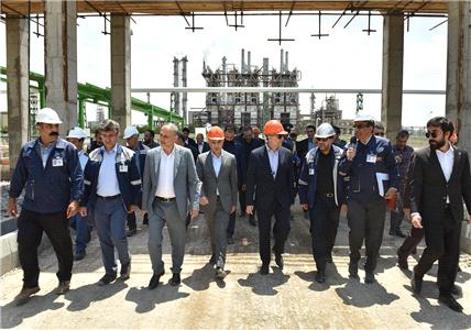 بازدید میدانی استاندار آذربایجان شرقی از قلب صنعت شمال‌غرب؛ حمایت کامل برای پیشرفت پروژه‌های پتروشیمی تبریز
