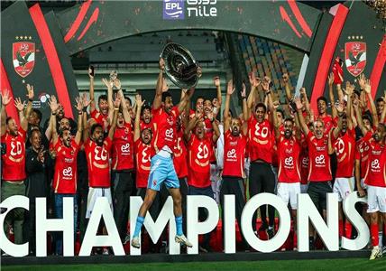 رونالدو أم محمد صلاح.. من هو اللاعب الذي يرغب الأهلي المصري بضمه قبل کأس العالم للأنديه؟